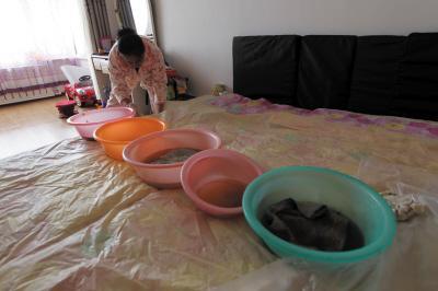 洋县楼上漏水，住户失联，小区没物管，业主维权难！律师来支招……